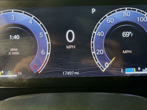 Used 2025 Jeep Grand Cherokee Limited w/ Luxury Tech Group II AWD/4WD image 16
