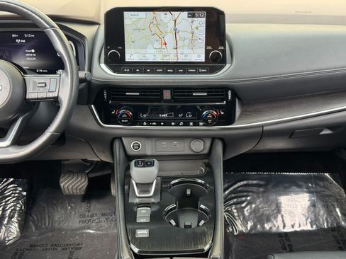 Used 2023 Nissan Rogue Platinum FWD image 23