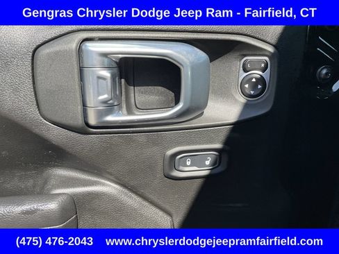 Used 2024 Jeep Wrangler Unlimited w/ Convenience Group AWD/4WD image 33