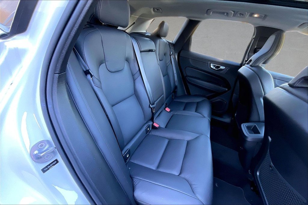 Used 2024 Volvo XC60 B5 Plus w/ Protection Package Premier AWD/4WD image 26
