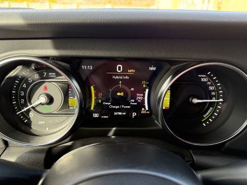 Used 2021 Jeep Wrangler Unlimited Sahara image 12