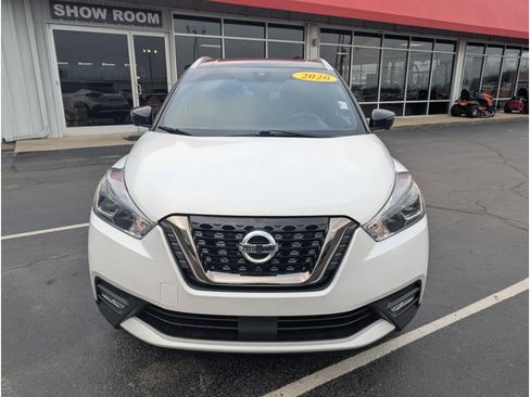 Used 2020 Nissan Kicks SR image 2