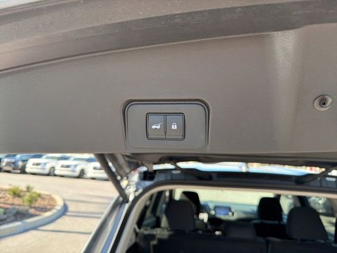 Certified 2025 Nissan Rogue SV image 11