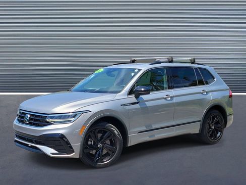 Used 2023 Volkswagen Tiguan SE R-Line FWD image 1