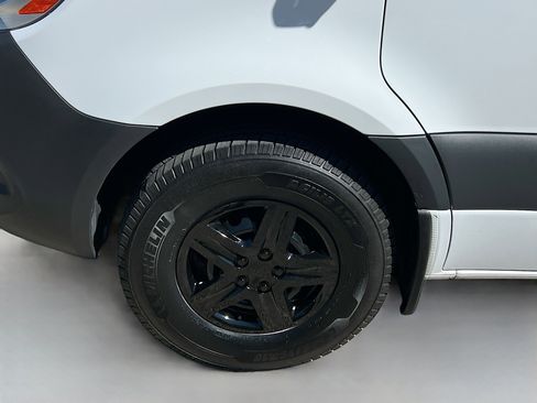 Used 2025 Mercedes-Benz Sprinter 2500 image 13