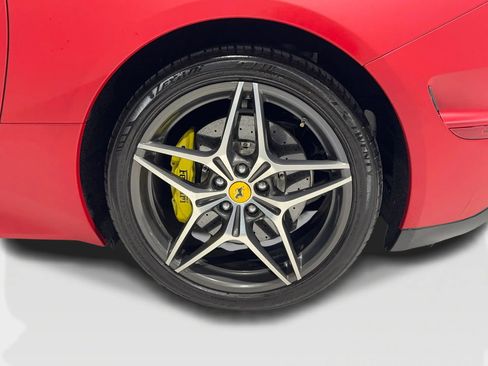 Used 2016 Ferrari California T image 31