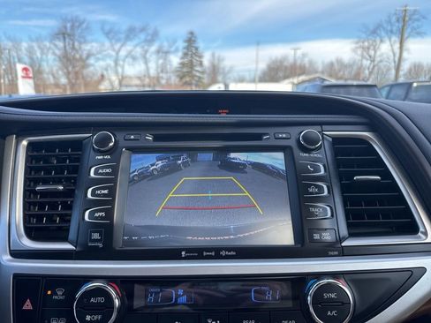Used 2019 Toyota Highlander Limited image 23