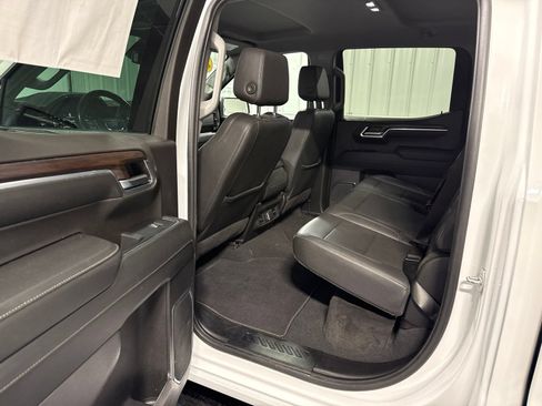 Used 2024 GMC Sierra 1500 SLT AWD/4WD image 16