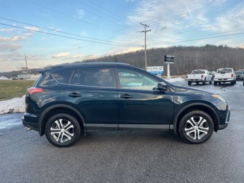 Used 2018 Toyota RAV4 LE image 4