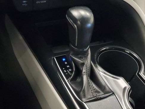 Used 2018 Toyota Camry SE FWD image 23