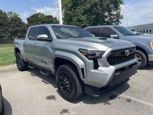 Used 2024 Toyota Tacoma TRD Sport AWD/4WD image 1