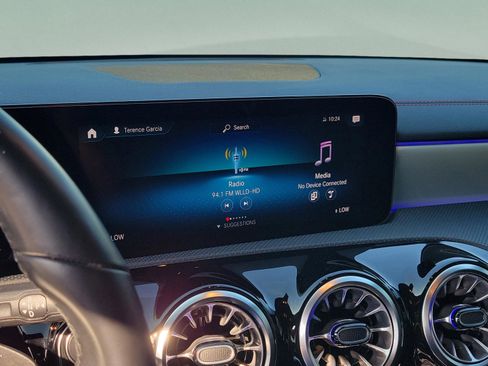 Used 2022 Mercedes-Benz CLA 250 image 23