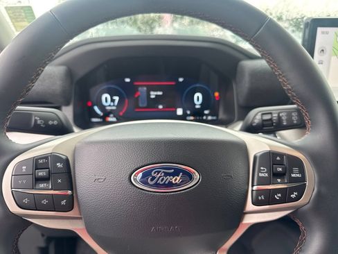 Used 2026 Ford Explorer Active AWD/4WD image 28