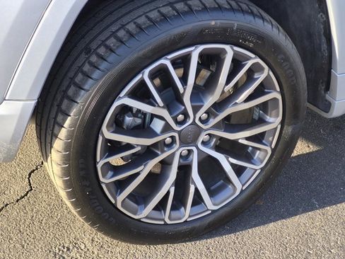 Used 2024 Jeep Grand Cherokee L Summit image 7