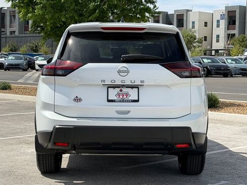 New 2026 Nissan Rogue SV FWD image 5