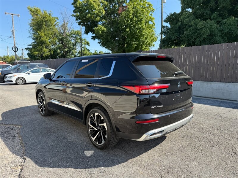 Used 2024 Mitsubishi Outlander SE AWD/4WD image 9