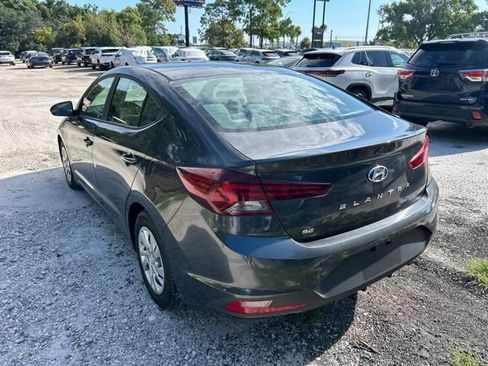 Used 2020 Hyundai Elantra SE FWD image 3