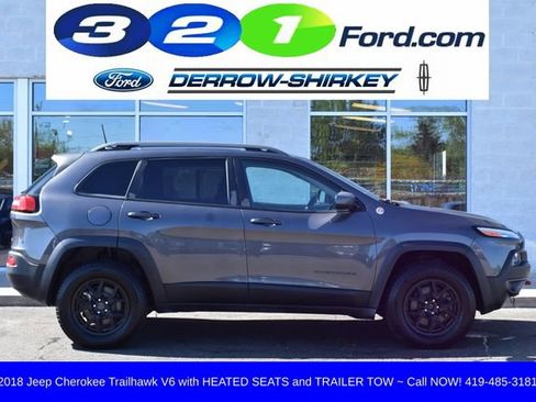 Used 2018 Jeep Cherokee Trailhawk w/ Cold Weather Group AWD/4WD image 3