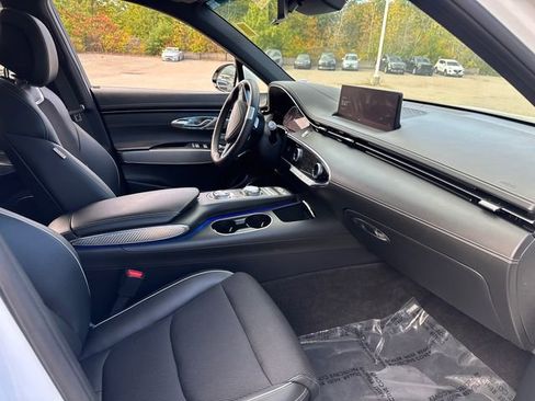 Used 2025 Genesis GV70 2.5T Sport Prestige w/ Sport Prestige Package image 15
