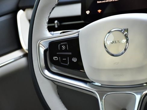 New 2025 Volvo EX90 Ultra w/ Protection Package Premier image 23