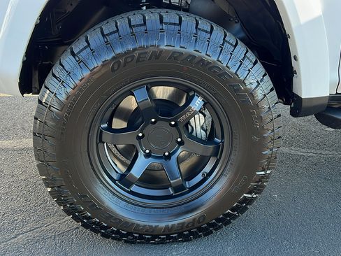 Used 2021 Toyota 4Runner 4WD image 10