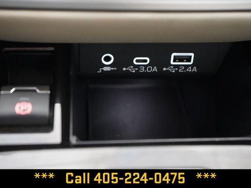 Used 2025 Subaru Outback Limited AWD/4WD image 37
