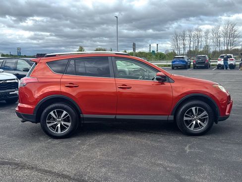 Used 2016 Toyota RAV4 XLE AWD/4WD image 9