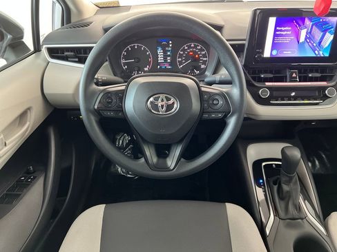 Used 2025 Toyota Corolla LE w/ Convenience Package image 15