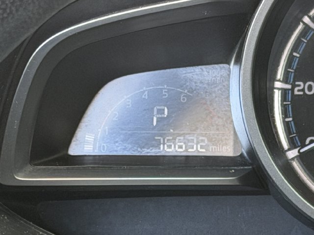 Used 2019 Toyota Yaris LE FWD image 14