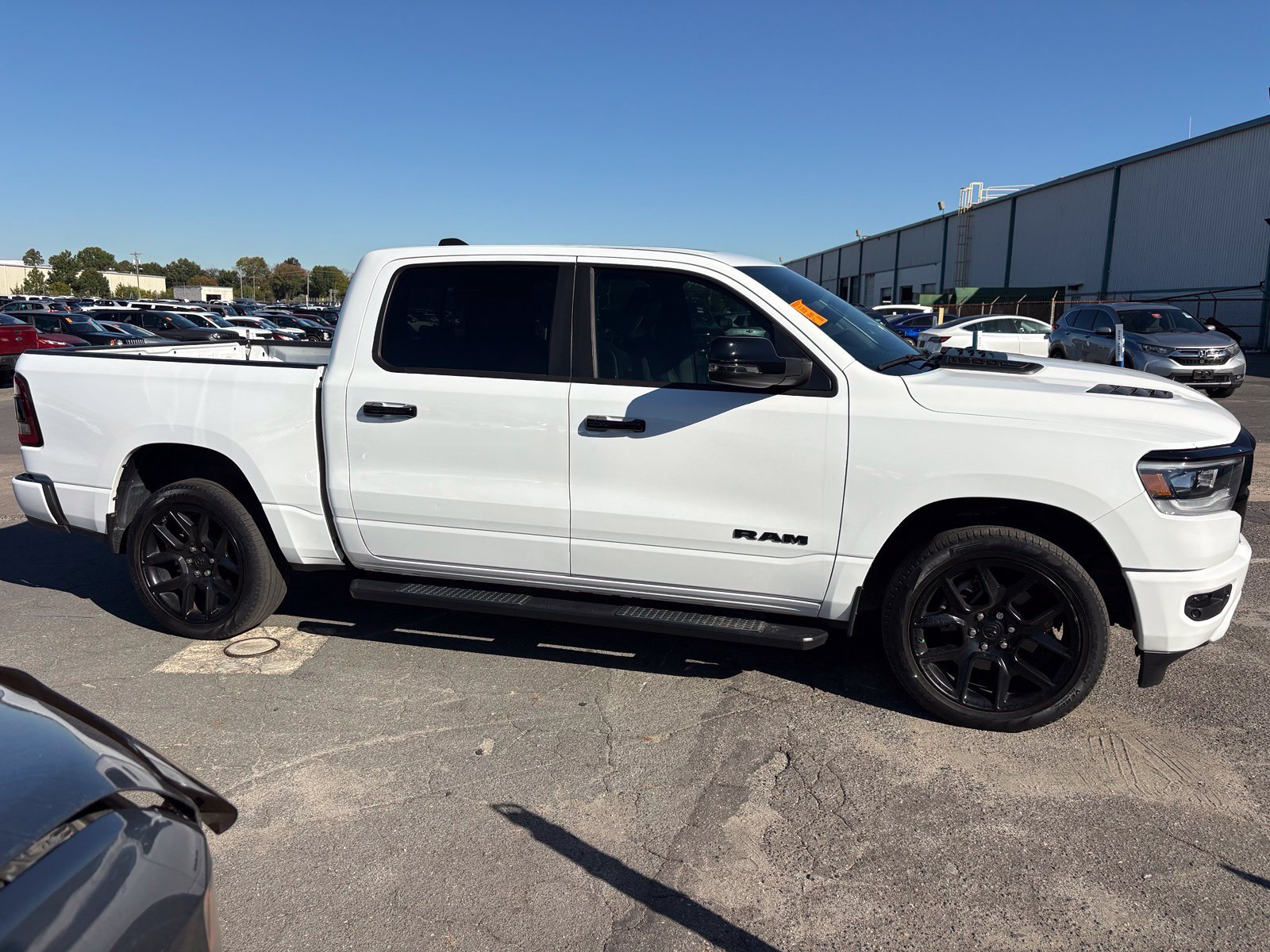Used 2024 RAM 1500 Laramie AWD/4WD image 3