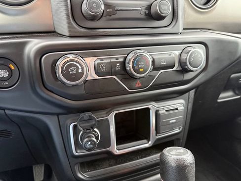Used 2021 Jeep Wrangler Unlimited Sport AWD/4WD image 19