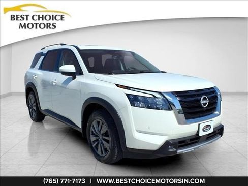 Used 2024 Nissan Pathfinder SV AWD/4WD image 1
