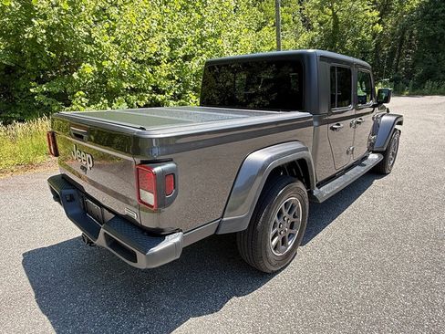 Used 2021 Jeep Gladiator Overland AWD/4WD image 6