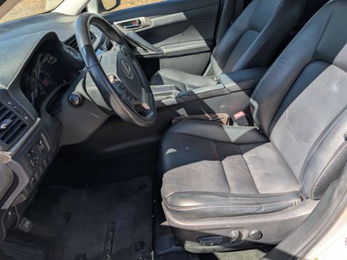 Used 2015 Lexus CT 200h image 15