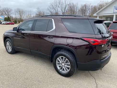 Used 2023 Chevrolet Traverse LT image 3