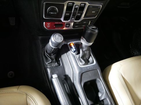 Used 2018 Jeep Wrangler Unlimited Rubicon image 24