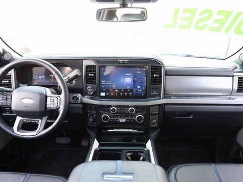 Used 2025 Ford F250 Platinum image 13