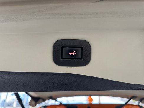 Used 2017 Nissan Rogue SL AWD/4WD image 50
