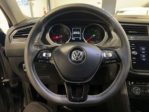 Used 2021 Volkswagen Tiguan SE FWD image 12