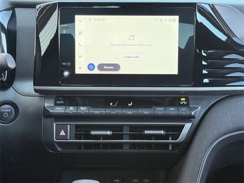 Used 2025 Toyota Camry SE image 17