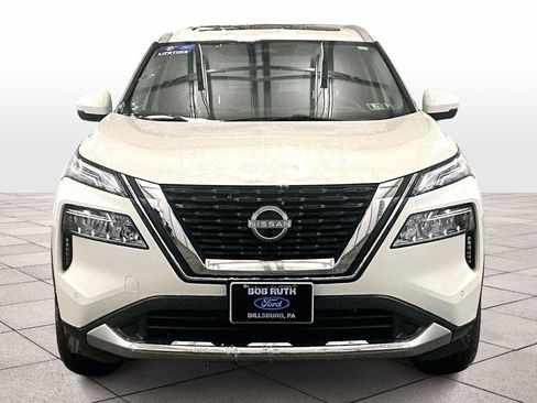 Used 2023 Nissan Rogue Platinum image 3