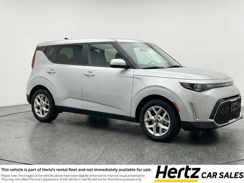 Used 2025 Kia Soul LX w/ LX Technology Package FWD image 1