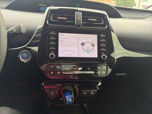 Used 2020 Toyota Prius LE FWD image 23