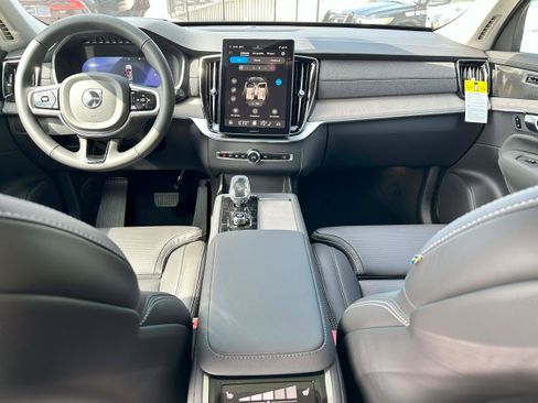 Used 2026 Volvo XC90 B6 Ultra w/ Lounge Package image 18