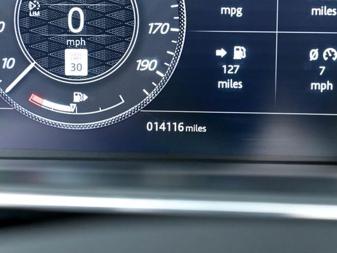 Used 2022 Land Rover Range Rover Sport SVR Carbon Edition AWD/4WD image 11