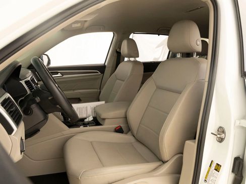 Used 2023 Volkswagen Atlas SE w/ Black Wheel Package AWD/4WD image 13