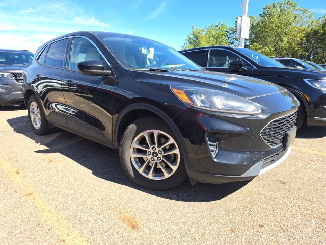 Used 2020 Ford Escape SE FWD image 2
