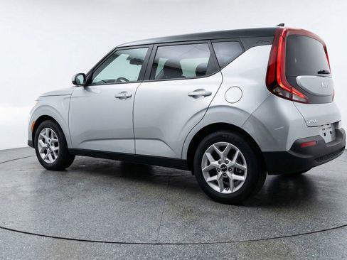 Used 2025 Kia Soul LX w/ LX Technology Package image 6