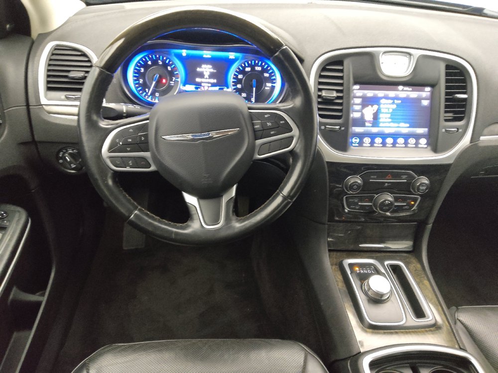 Used 2019 Chrysler 300 Limited RWD image 22