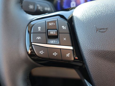 Used 2022 Ford Escape Titanium image 15